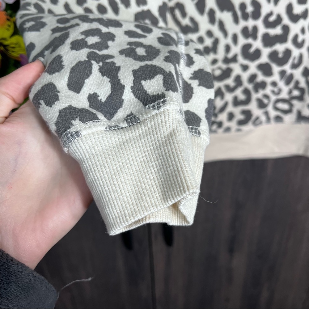 ./2/$40grayson Threads Leopard Print Crew Neck Pu… - image 8